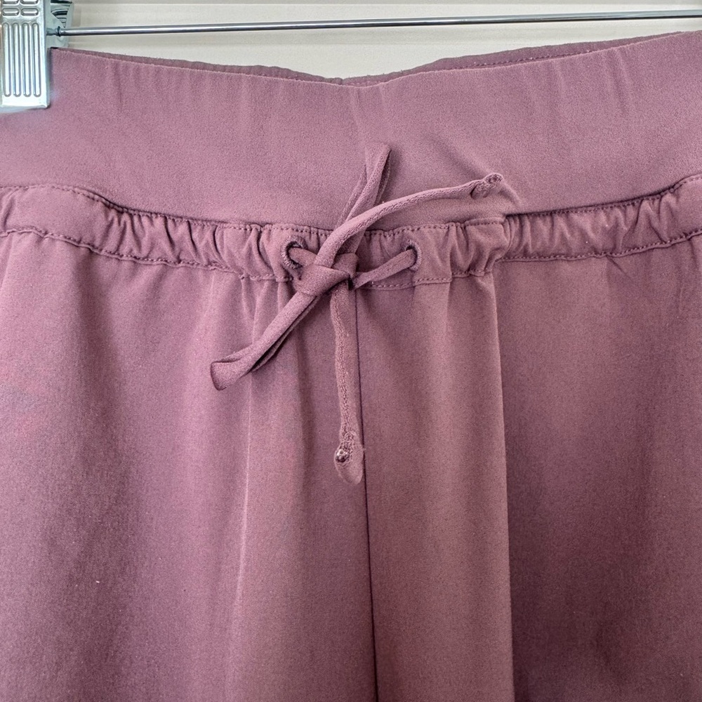Athleta Size 4 Attitude‎ Pant Volcanic Violet Joggers Lightweight Athletic - Picture 4 of 10